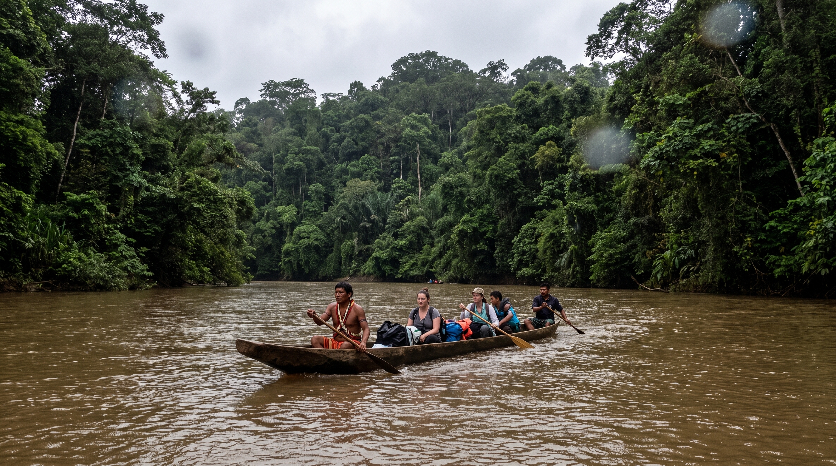 Piragua en el río